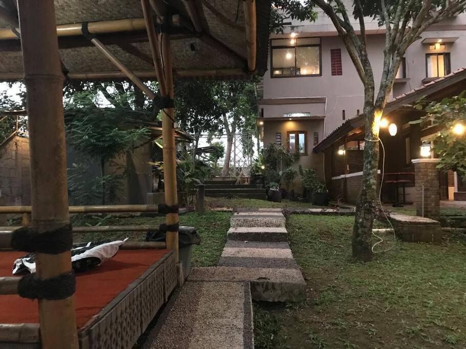 Villa Naumi Бандунг Экстерьер фото