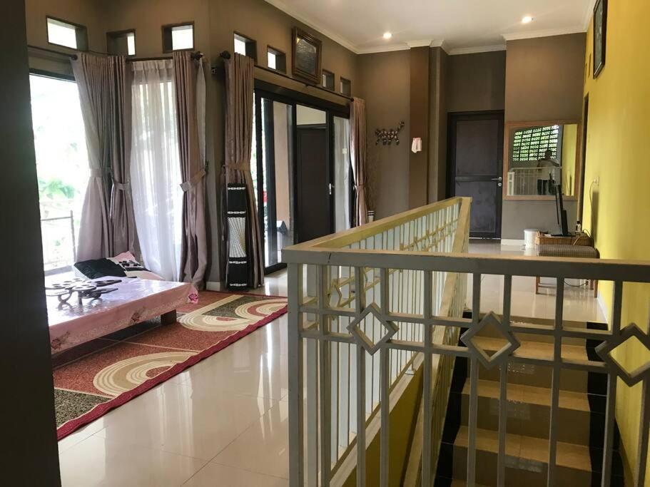 Villa Naumi Бандунг Экстерьер фото