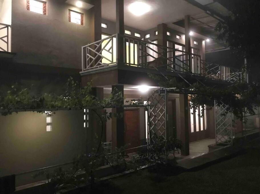 Villa Naumi Бандунг Экстерьер фото